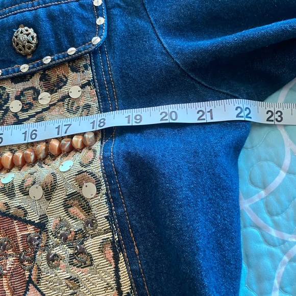 Ladies Denim Jacket Step in Style - Picture 5 of 13